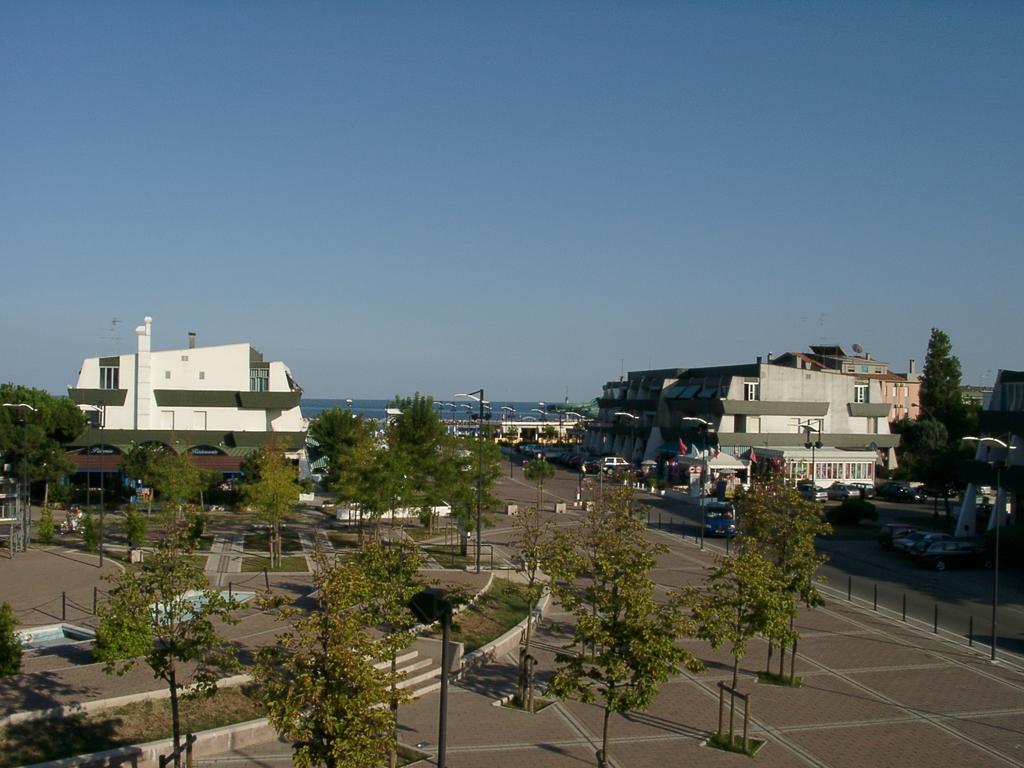Residence Molo Lido delle Nazioni Bagian luar foto