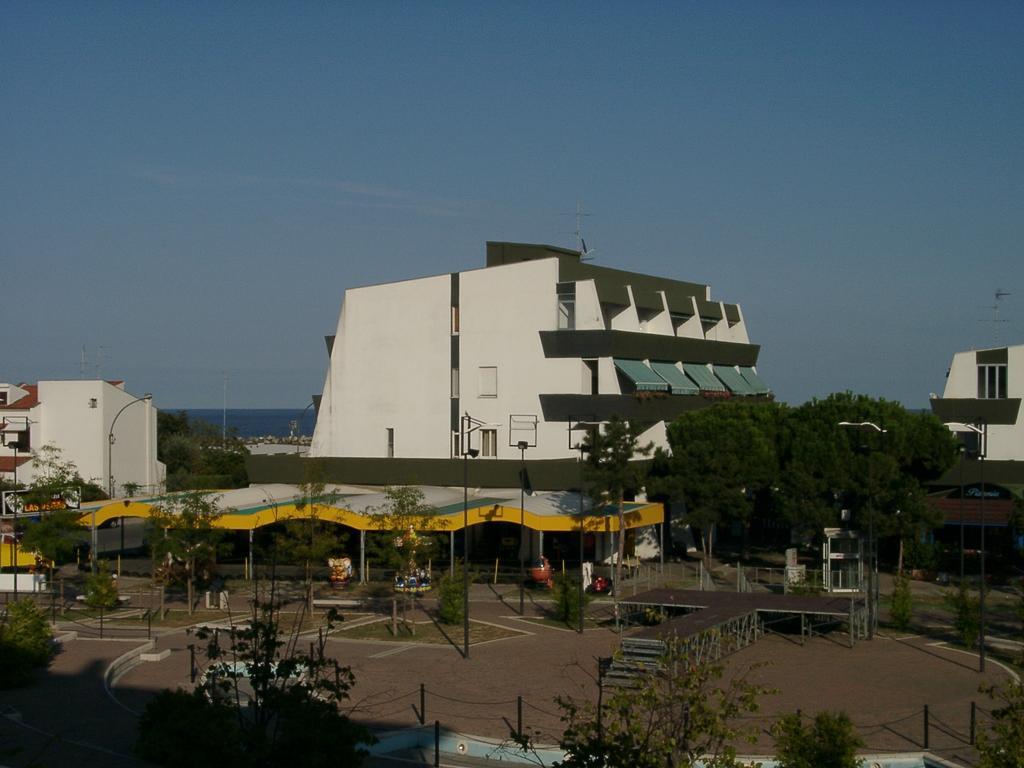 Residence Molo Lido delle Nazioni Ruang foto
