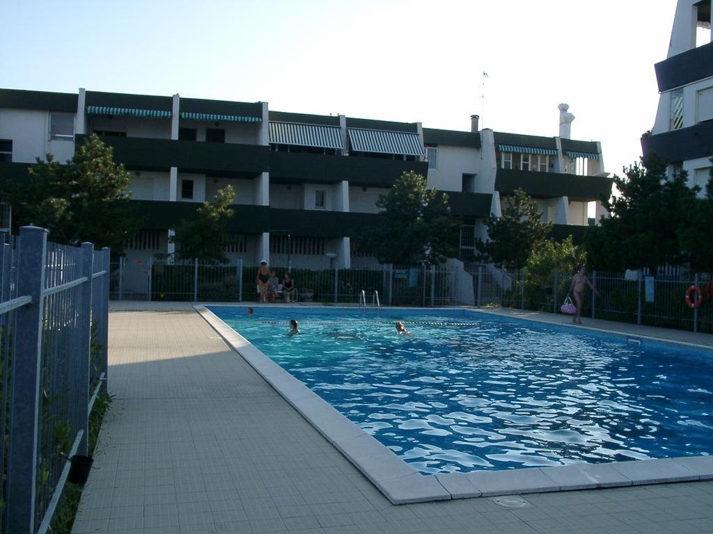 Residence Molo Lido delle Nazioni Bagian luar foto